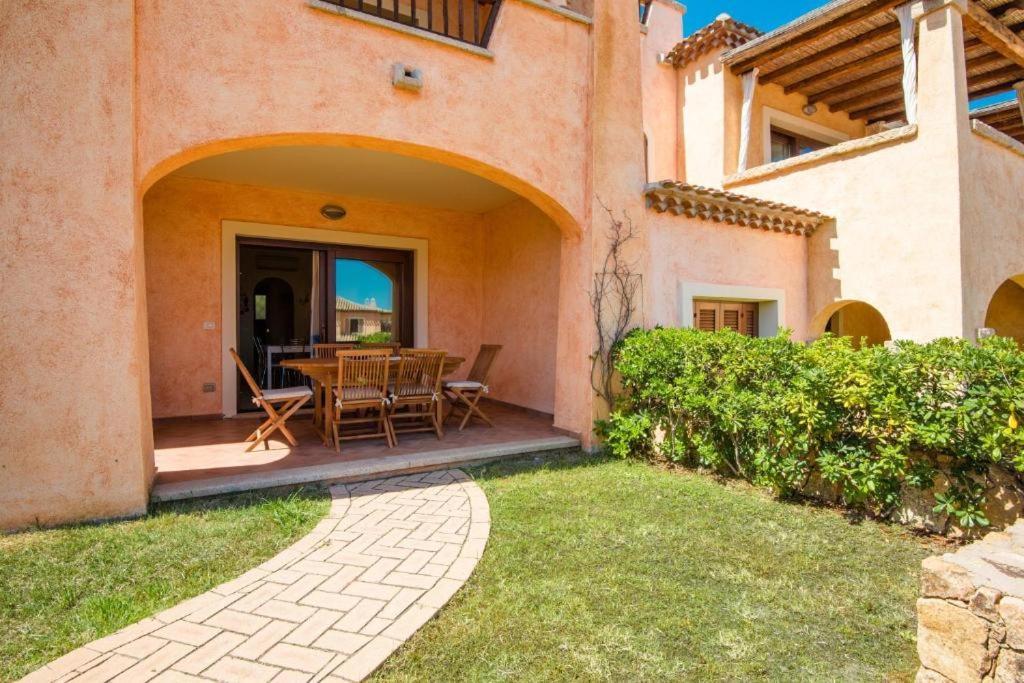 Villa Le Perle Di Golfo Aranci Exterior foto